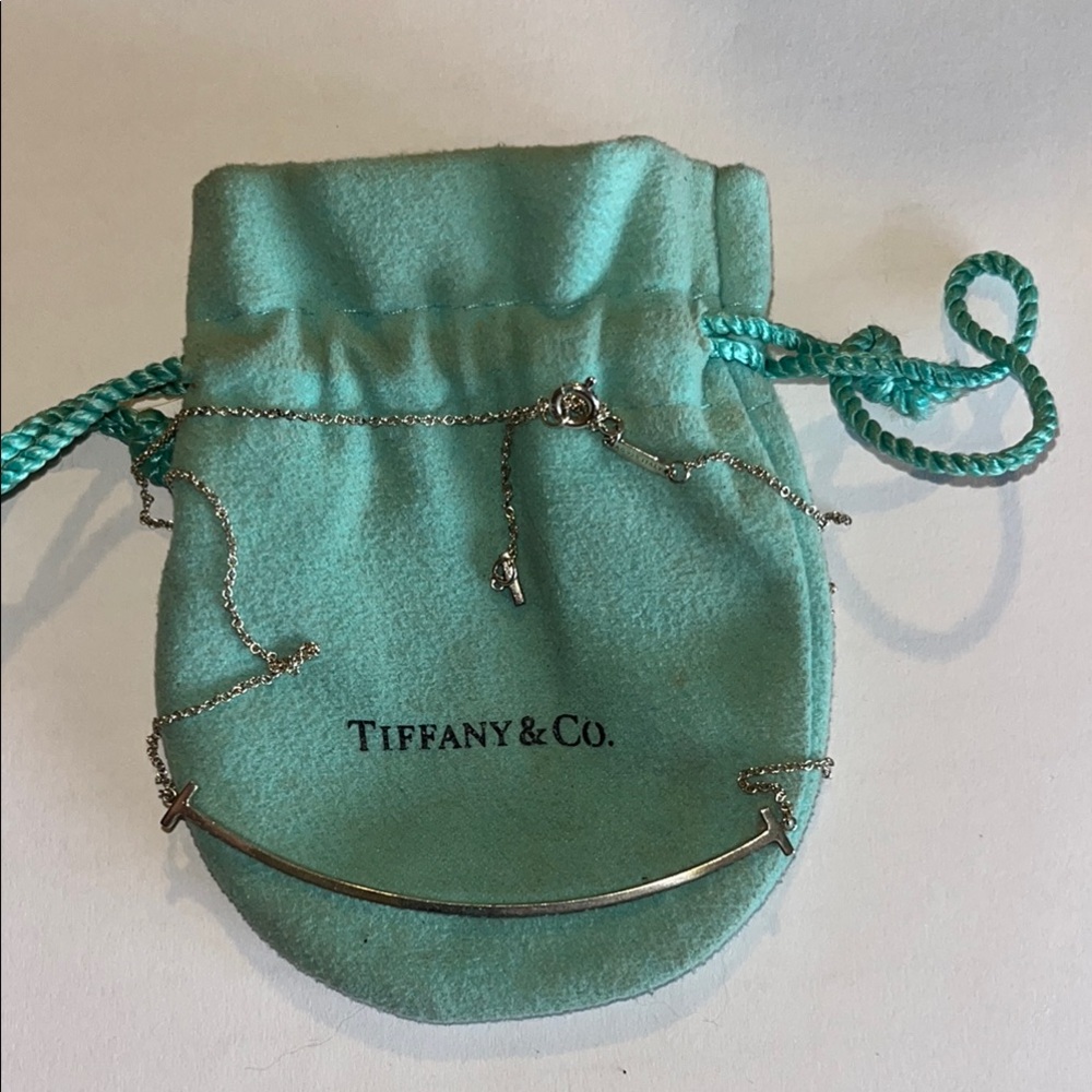 Tiffany & Co. Smile Necklace with Pouch